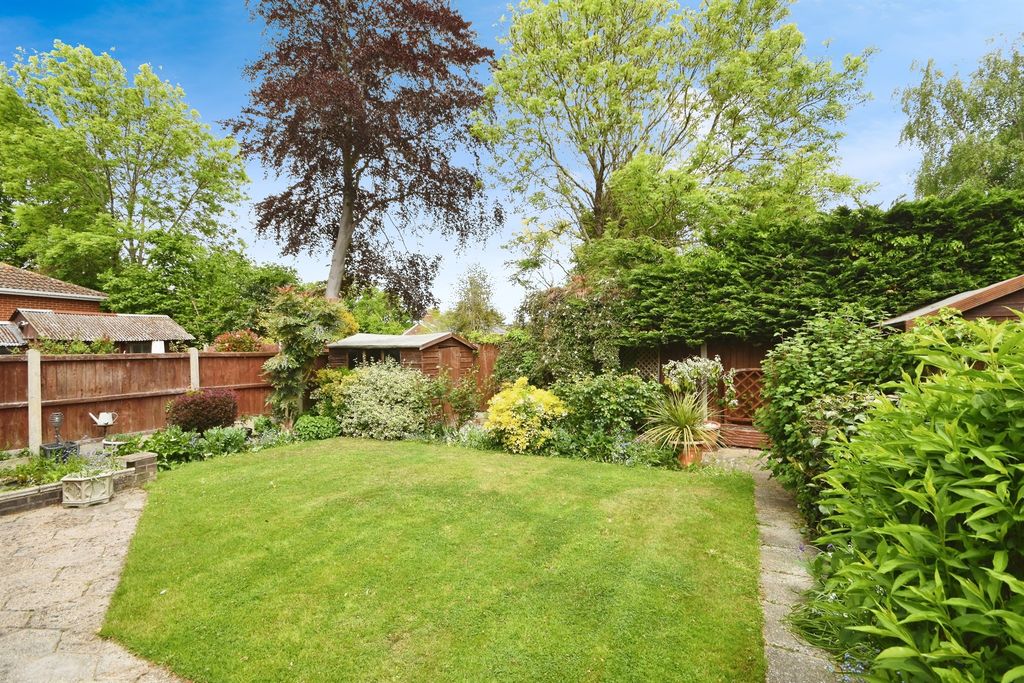 Property photo 2 of 17