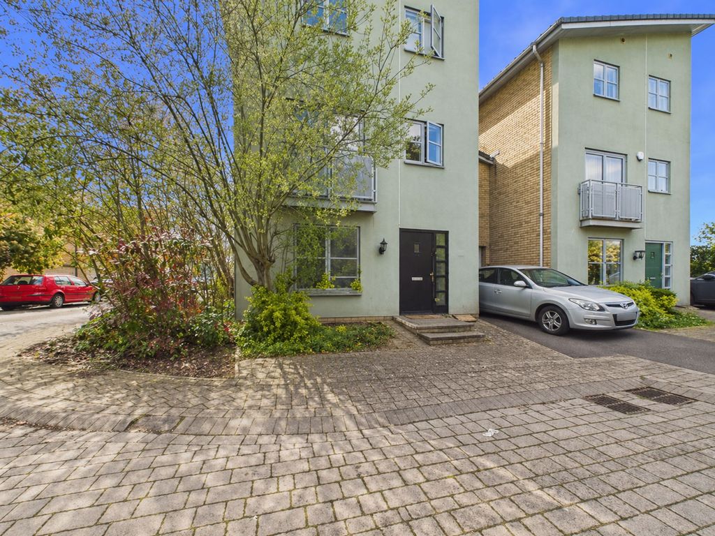 Property photo 1 of 5