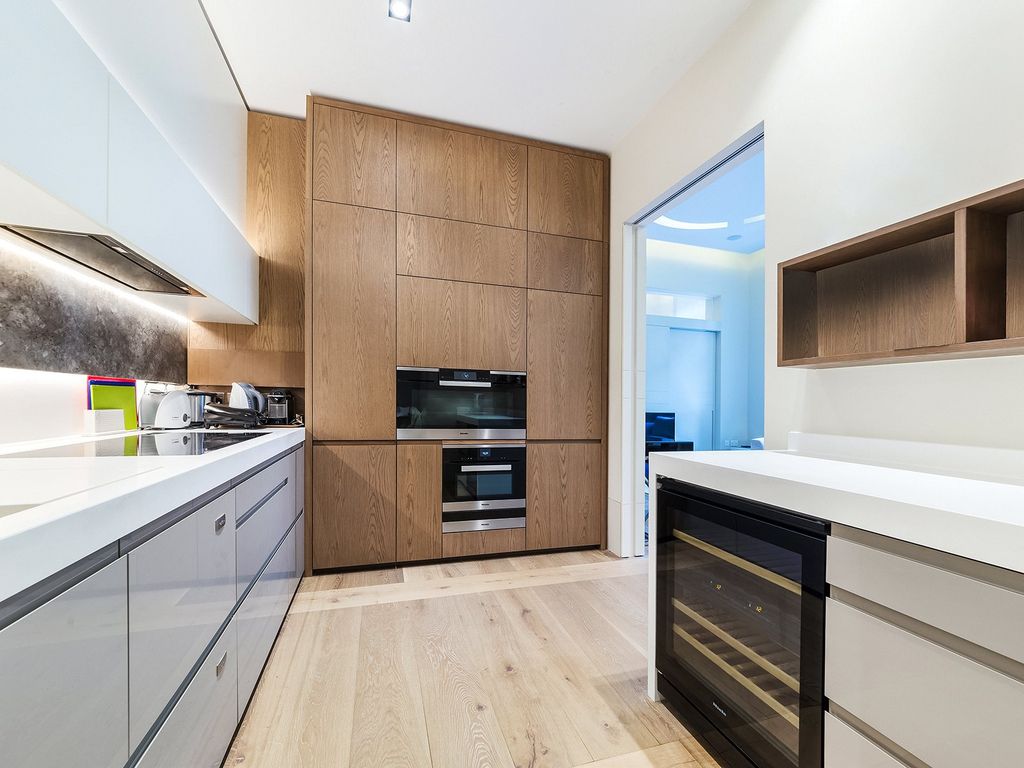 Property photo 2 of 13 Pearson Square