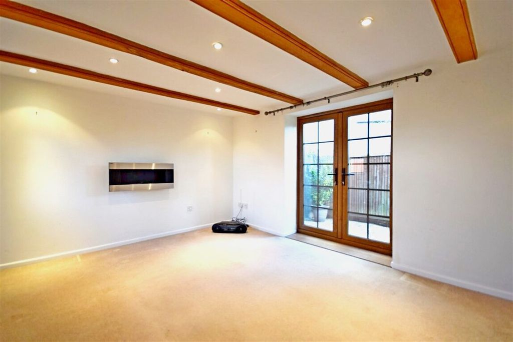 Property photo 2 of 7 Lounge