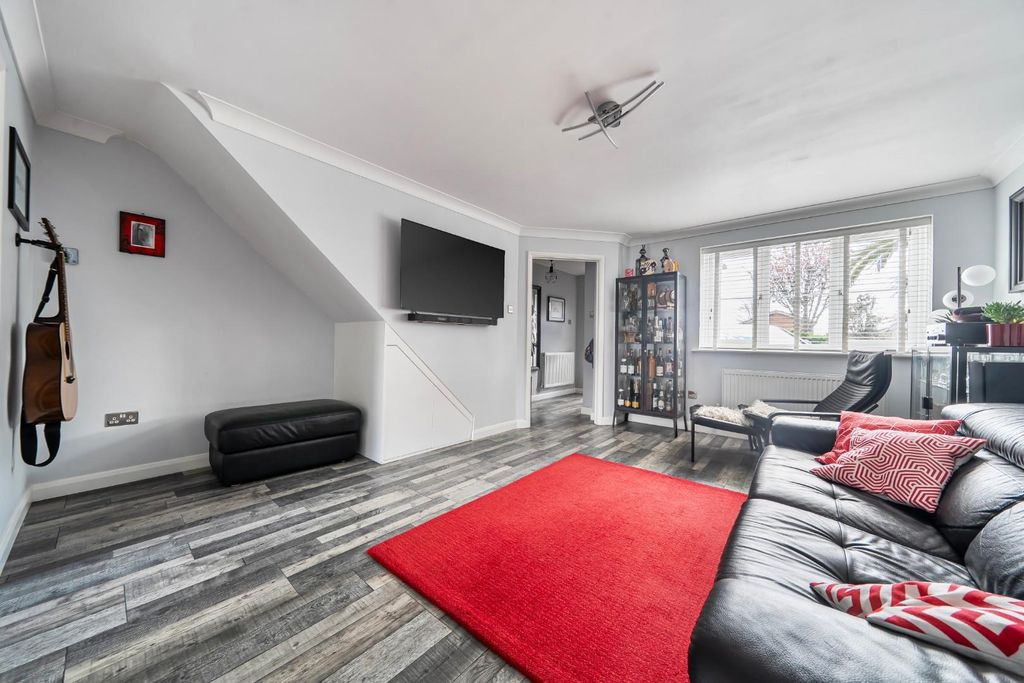 Property photo 2 of 18 1435260-10-69cc01B2c3B40.Jpg