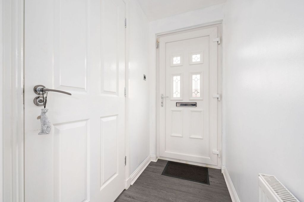 Property photo 2 of 30