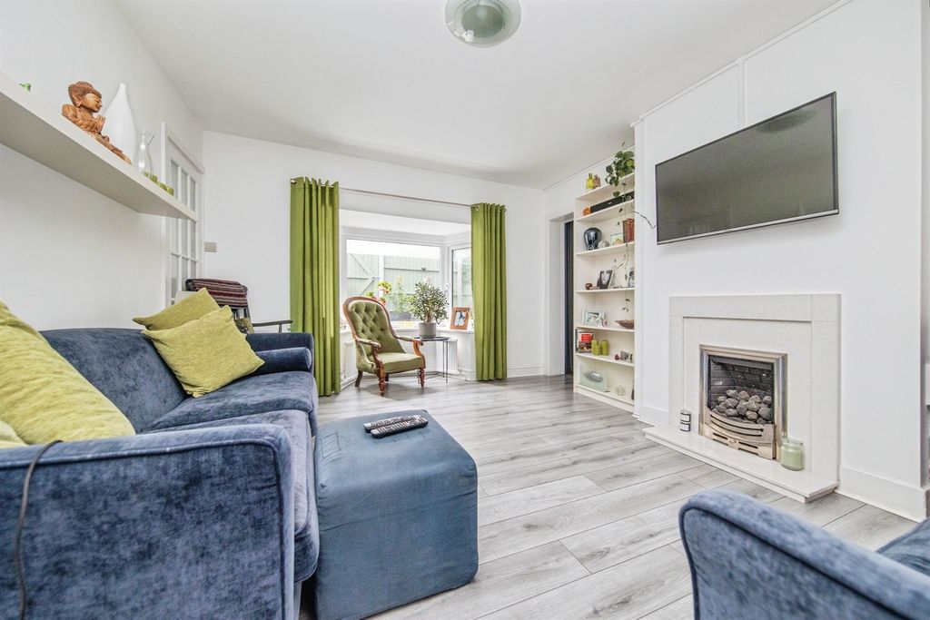 Property photo 2 of 16