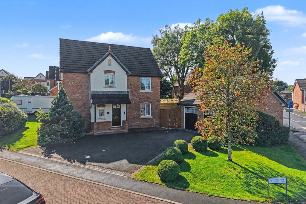 Property photo 1 of 28