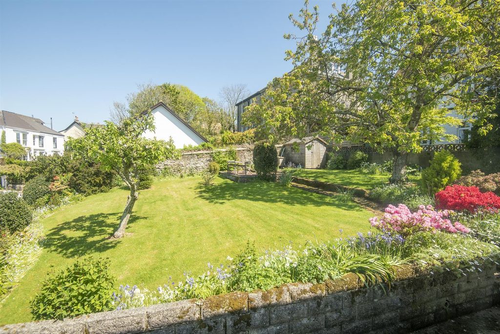 Property photo 2 of 15