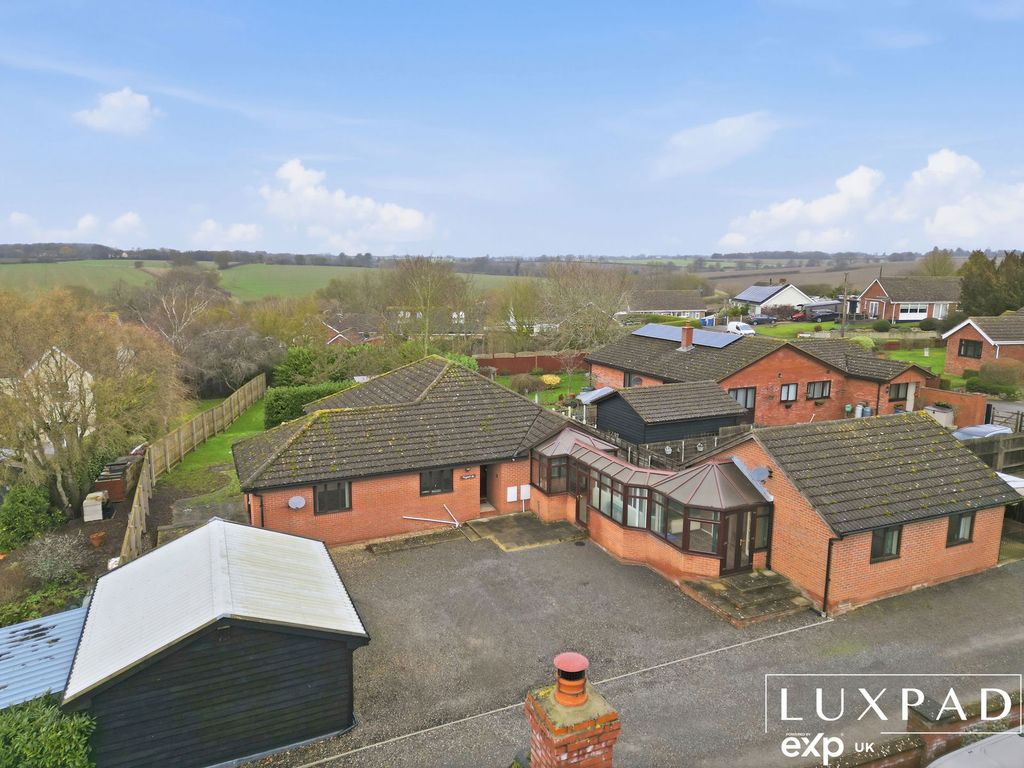 Property photo 2 of 27