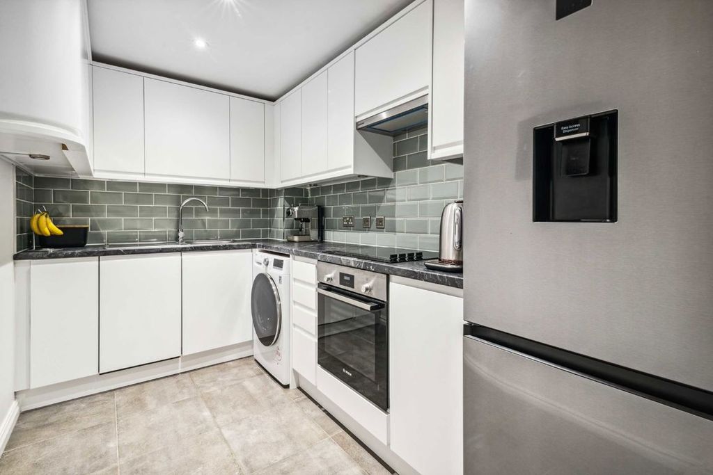 Property photo 3 of 5