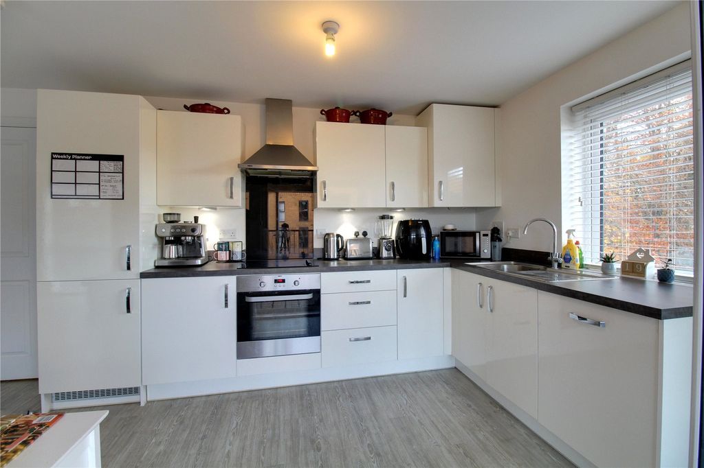 Property photo 3 of 11 Picture No. 13