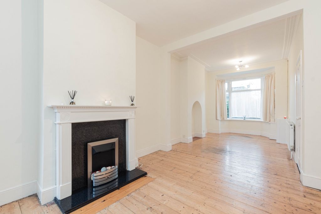 Property photo 2 of 13 Photo 2