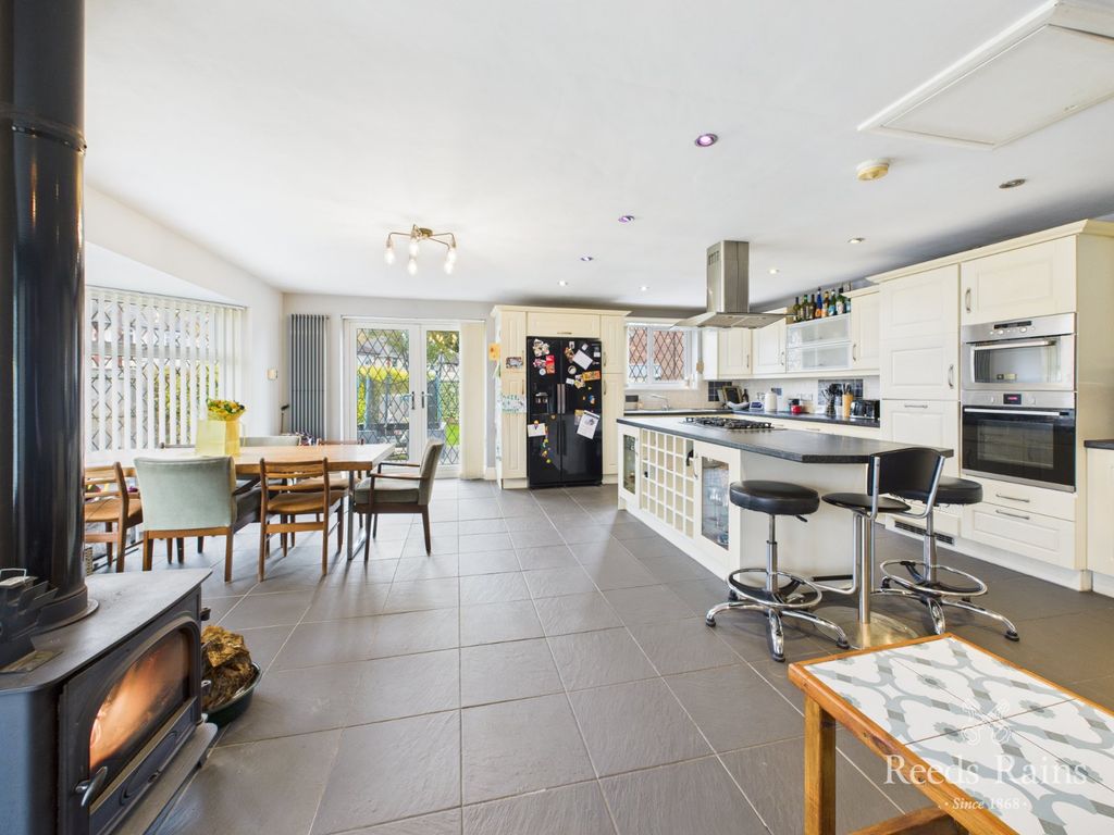 Property photo 2 of 35 Kitchen/Family/Dinin