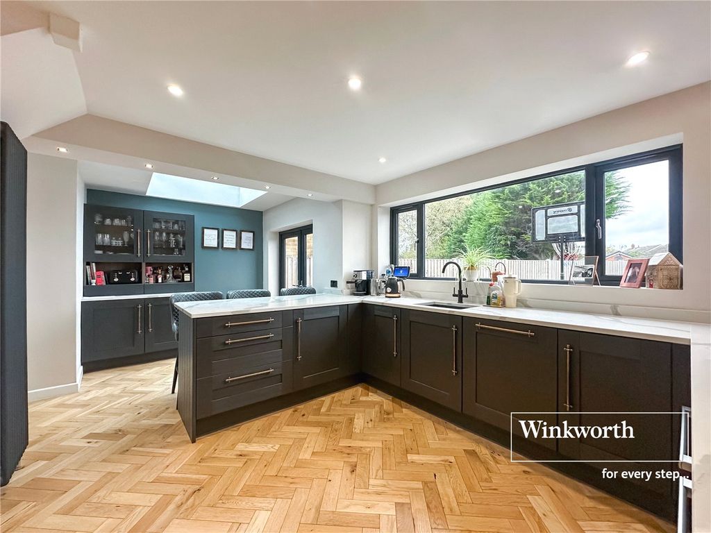 Property photo 3 of 15 Picture No. 06