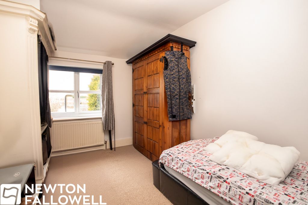 Property photo 3 of 9
