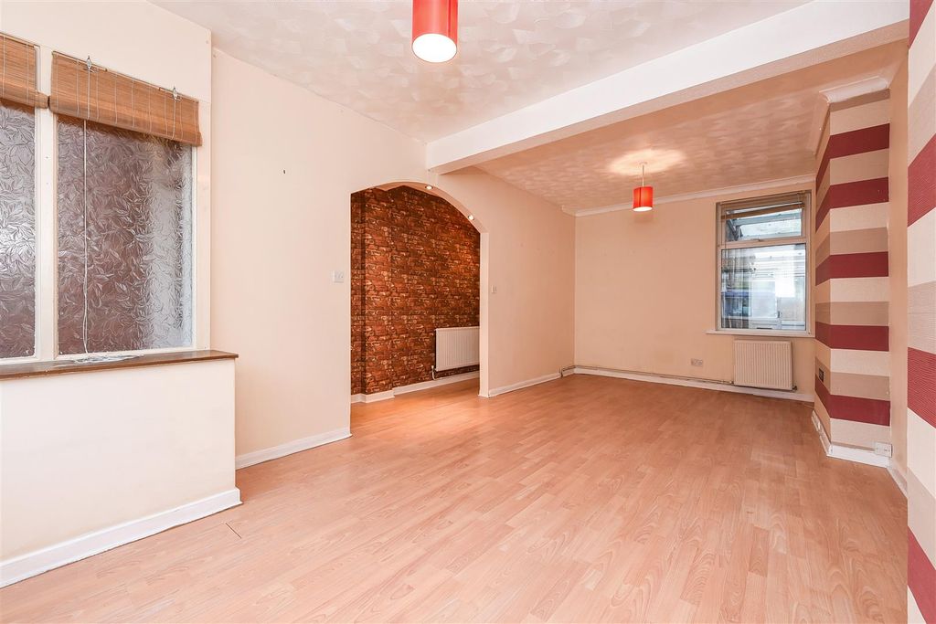 Property photo 2 of 23