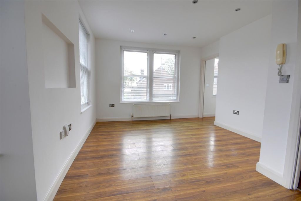 Property photo 3 of 8 Dsc_0485-Dsc_0487.Jpg