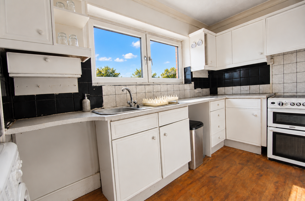 Property photo 3 of 12 1C4Da616-Ef78-4A5B-9Ca3-1258C3F86F0F
