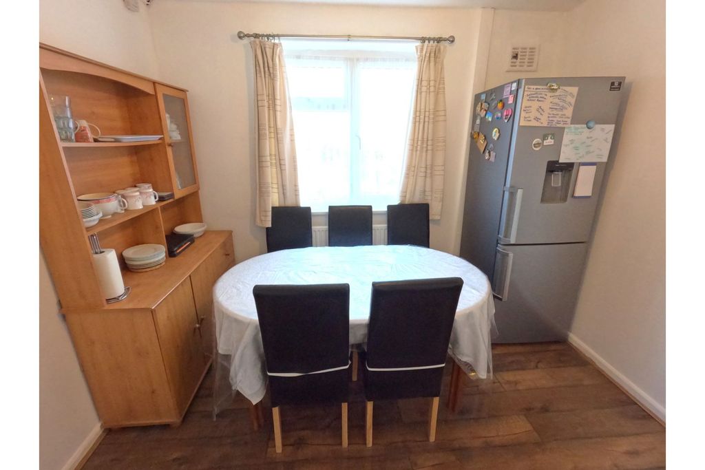 Property photo 2 of 31
