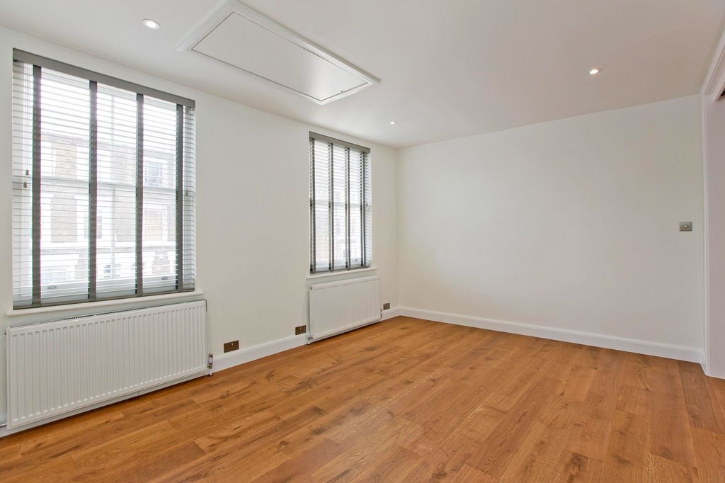 Property photo 2 of 23