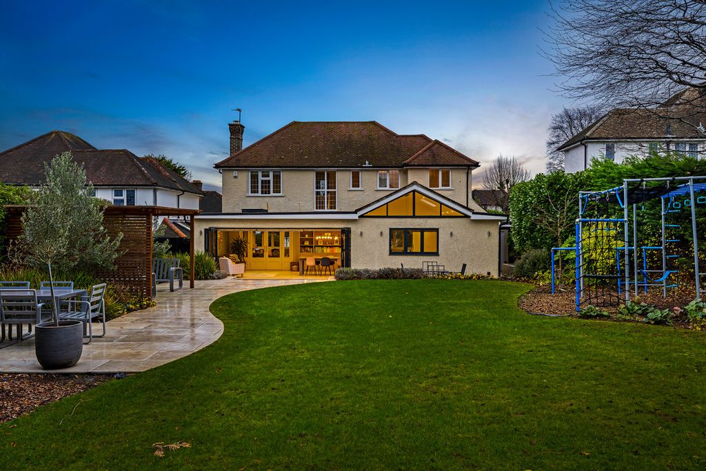 Property photo 1 of 40