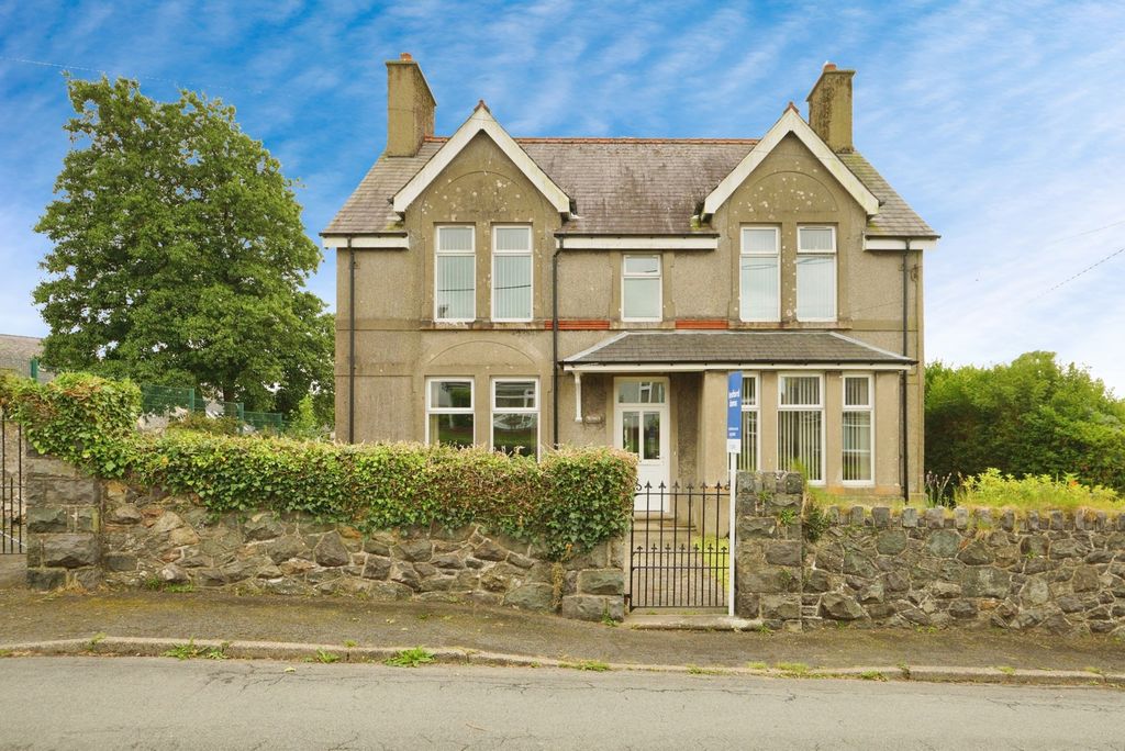 Property photo 1 of 17 Photo