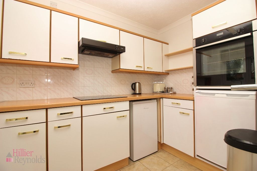 Property photo 2 of 12 Kitchen