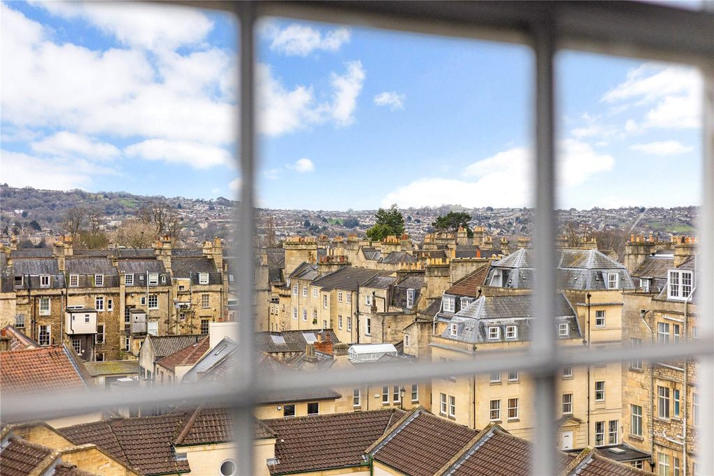 Property photo 3 of 21 City View