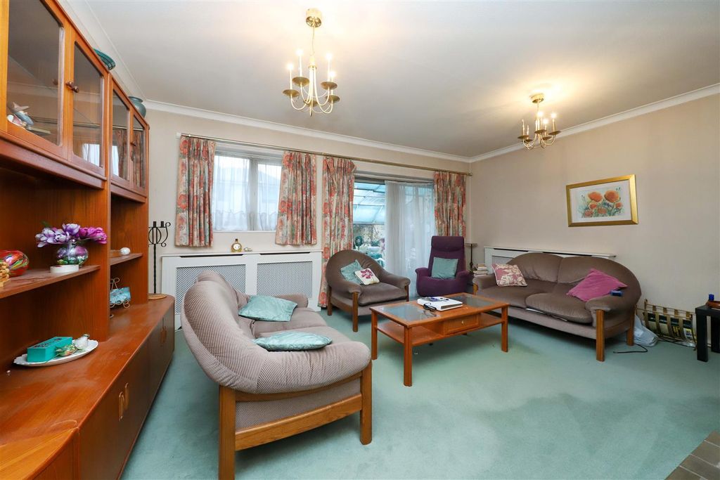 Property photo 2 of 11 Living Room