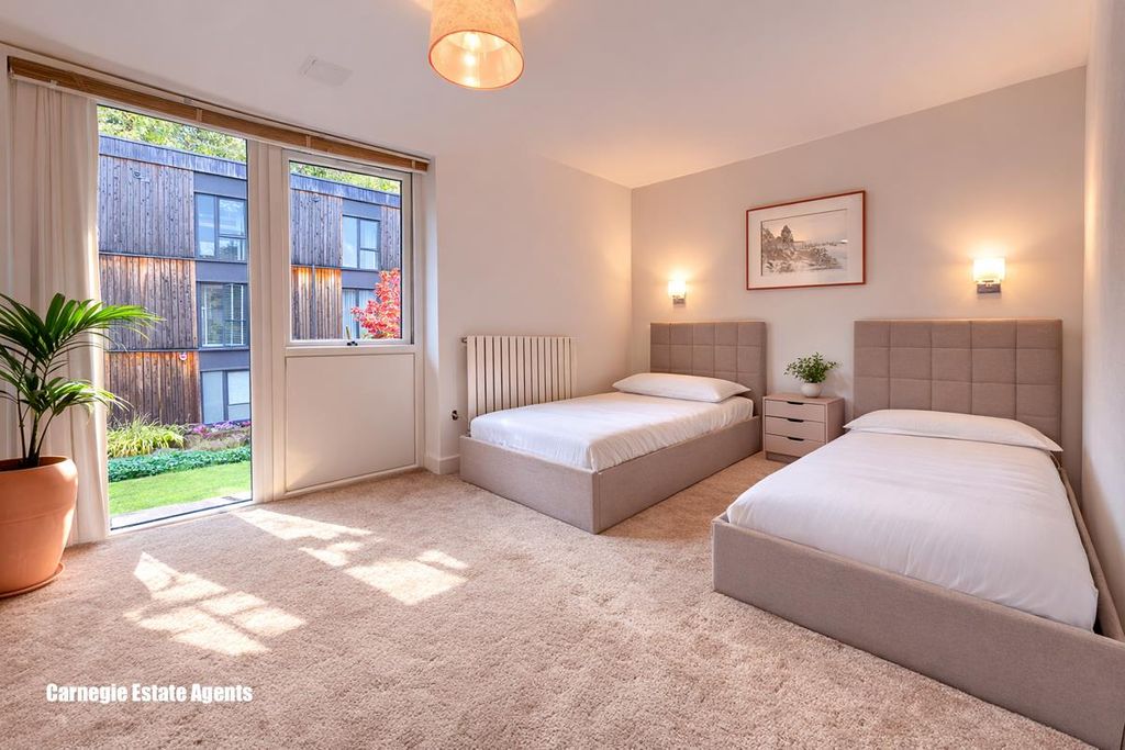 Property photo 3 of 10 Bedroom 2