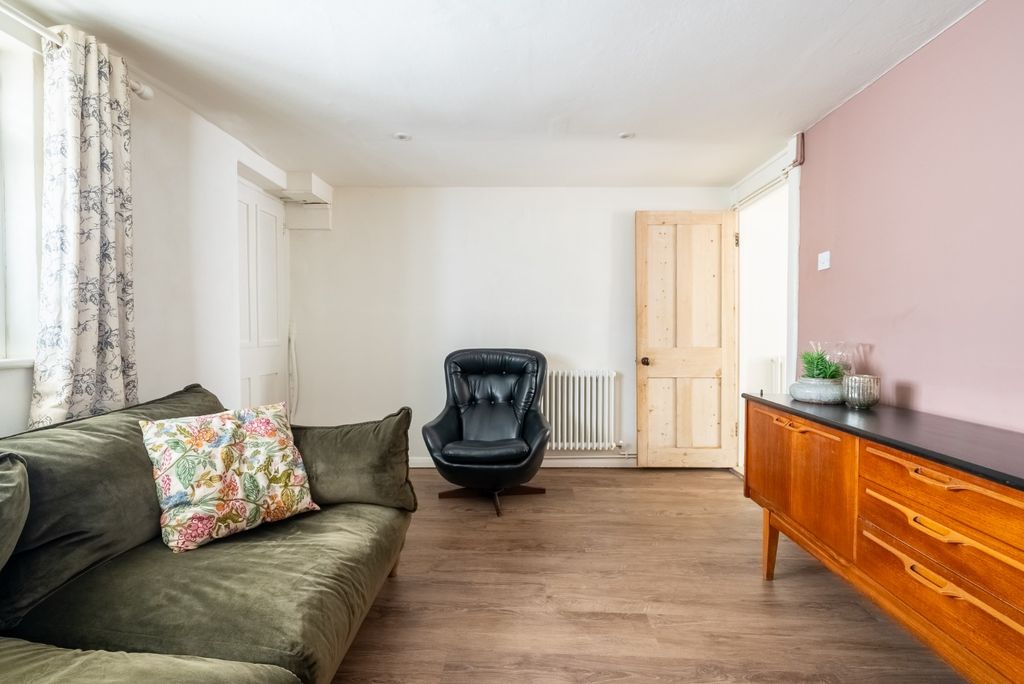 Property photo 2 of 18 4109373
