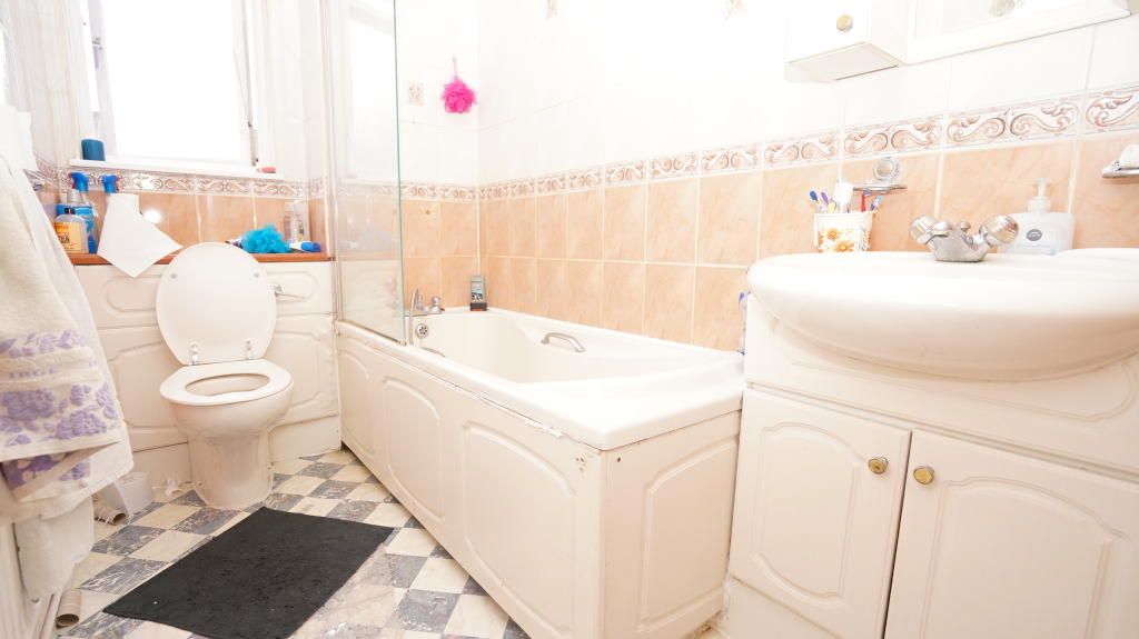 Property photo 2 of 3