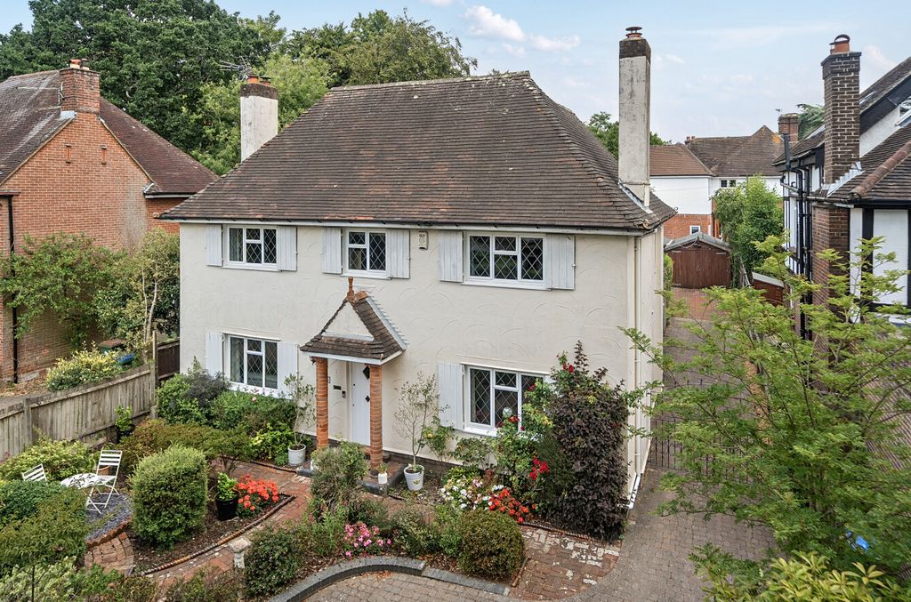 Property photo 1 of 13 1318993-2-6875235...