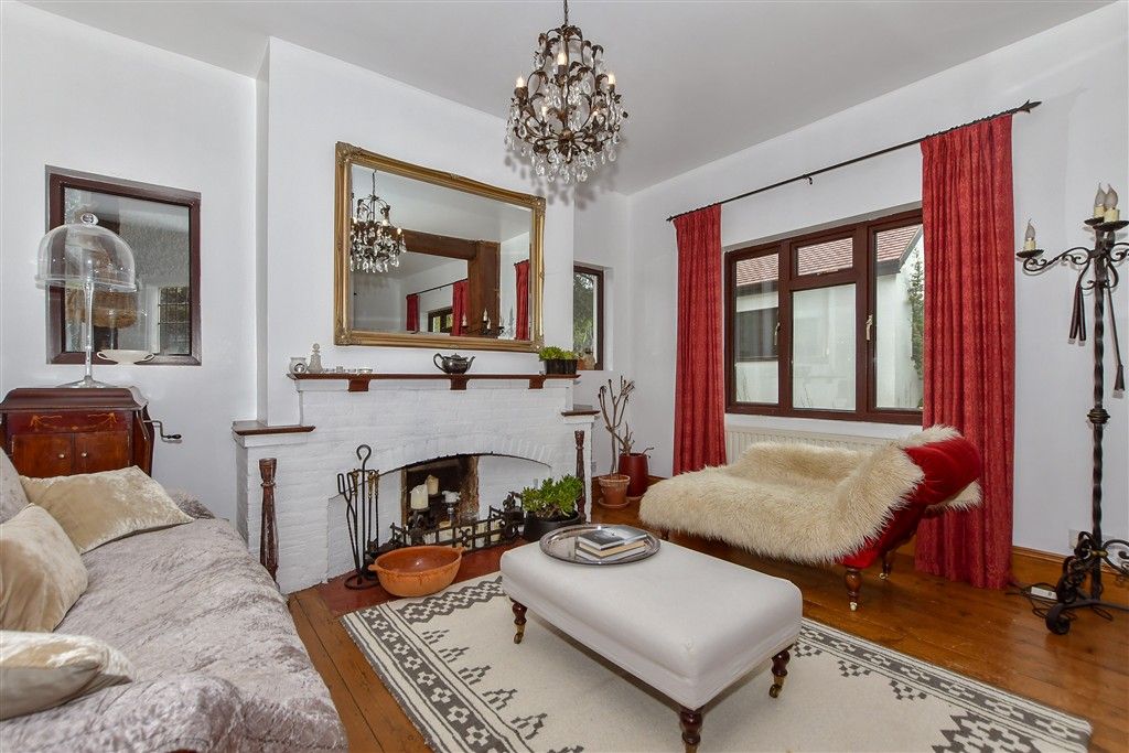 Property photo 1 of 15 Sitting Area