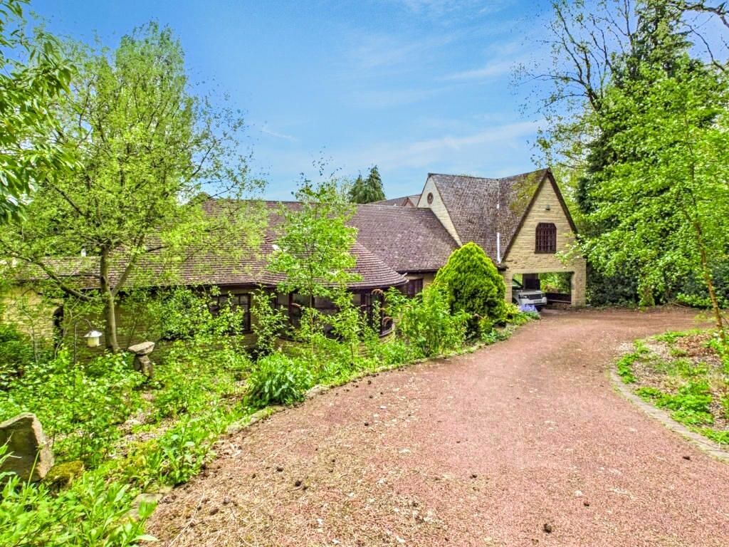 Property photo 2 of 31