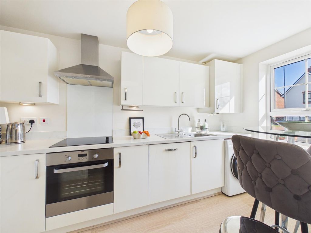 Property photo 3 of 13 Cam02435G0-Pr0201-Still005.Jpg