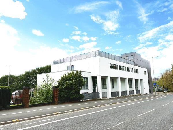 Property photo 2 of 8