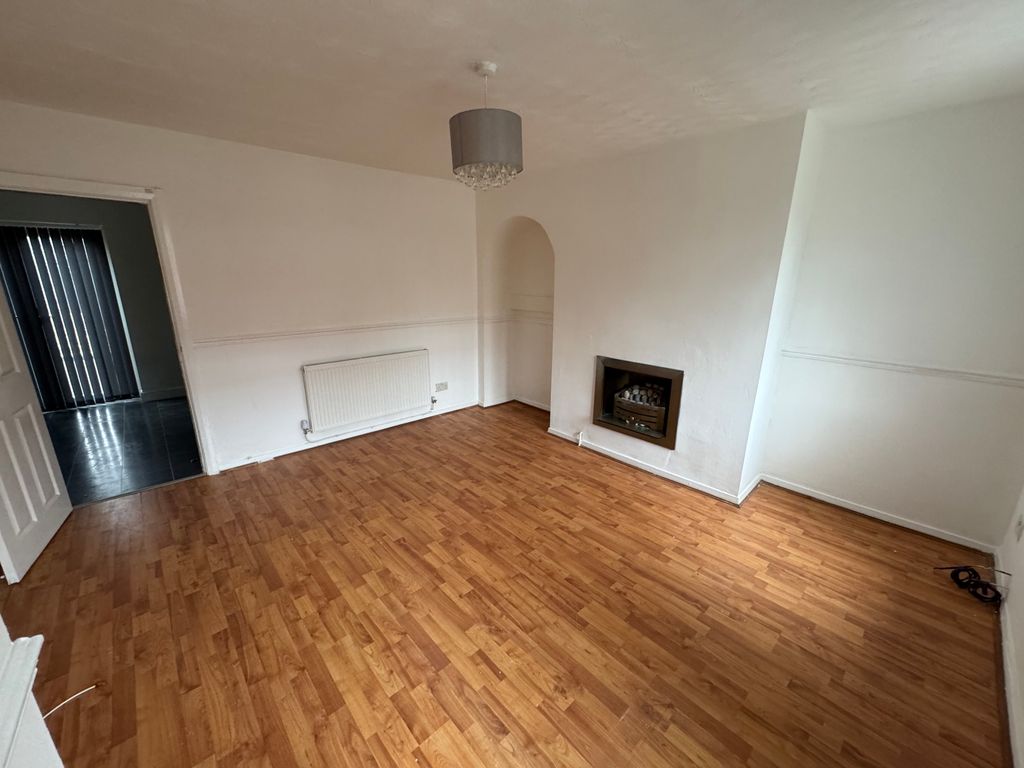 Property photo 3 of 11 Living Room