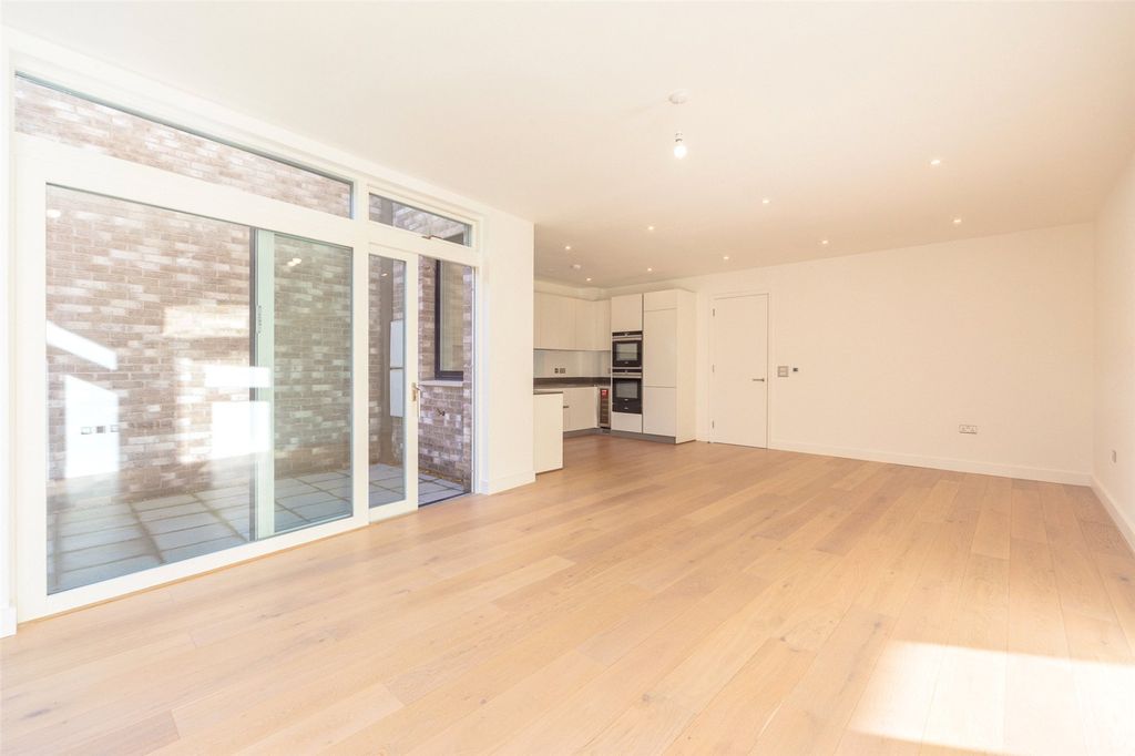 Property photo 3 of 18 Picture No. 29