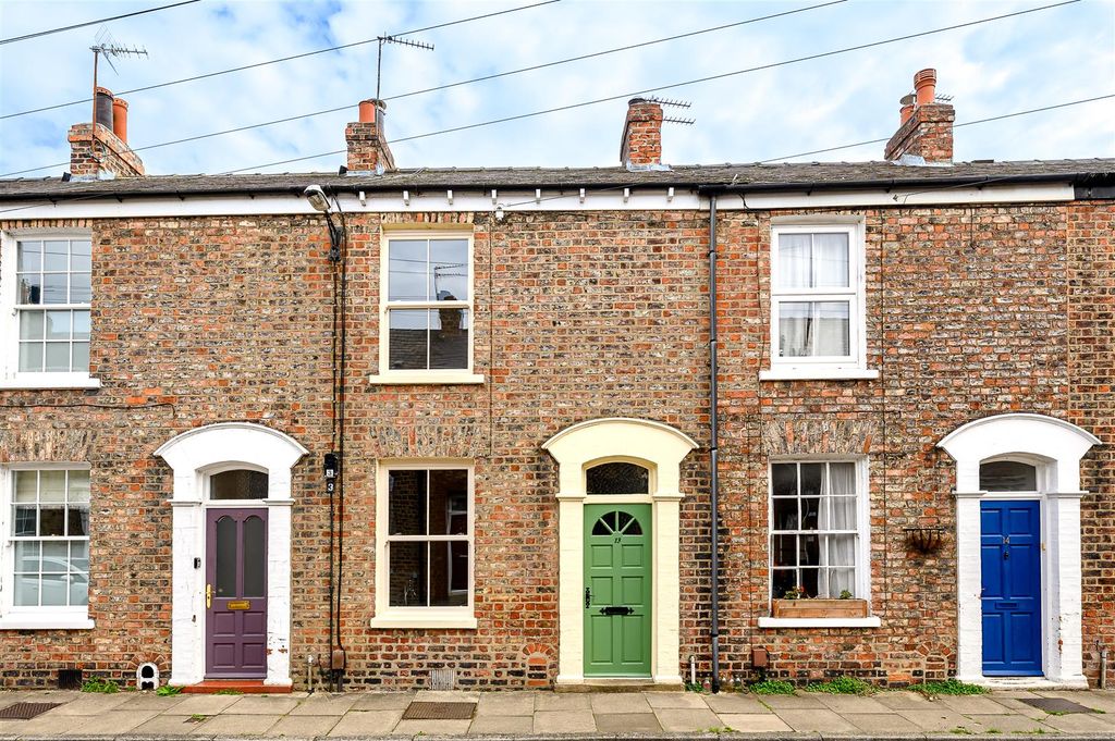 Property photo 1 of 14 External