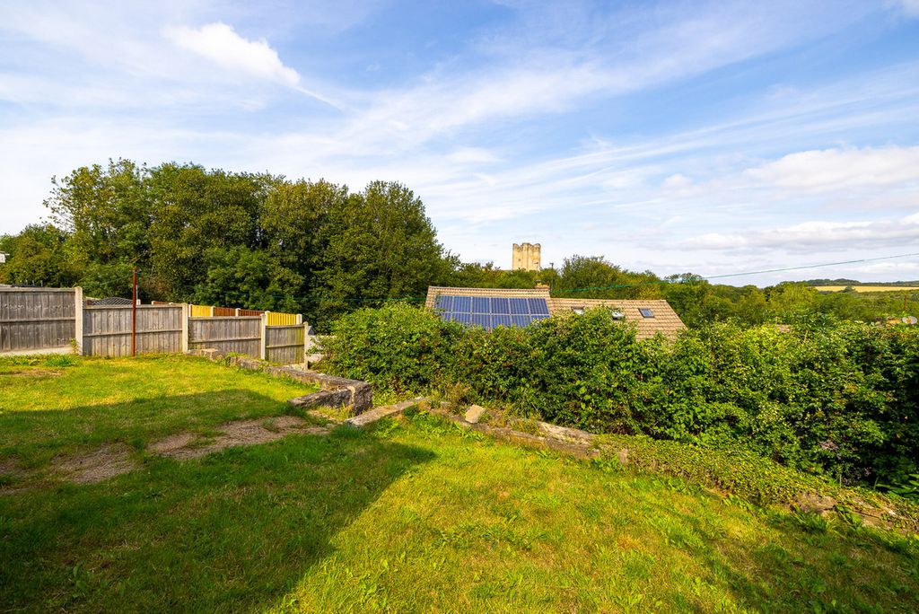 Property photo 3 of 14