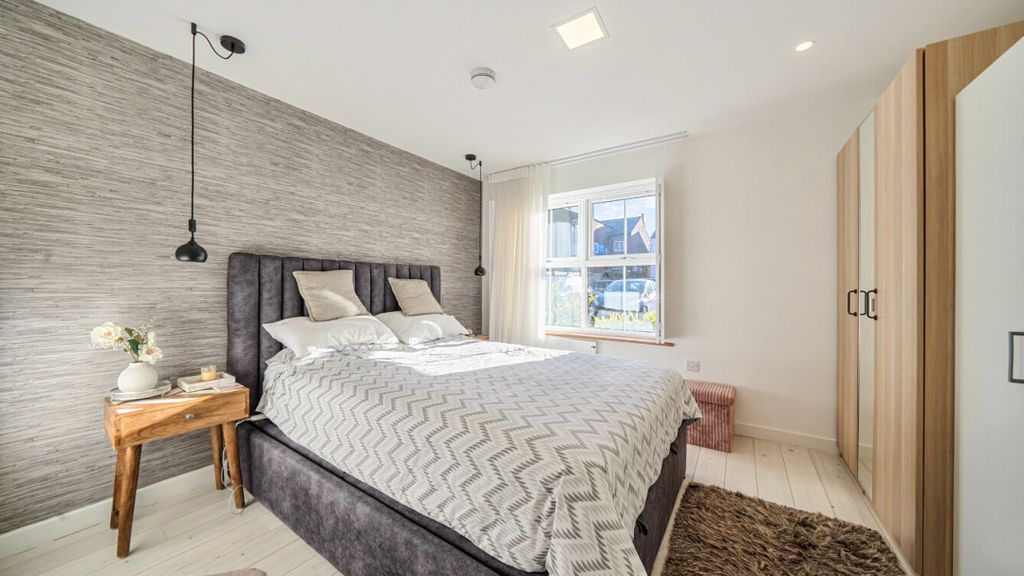 Property photo 3 of 22