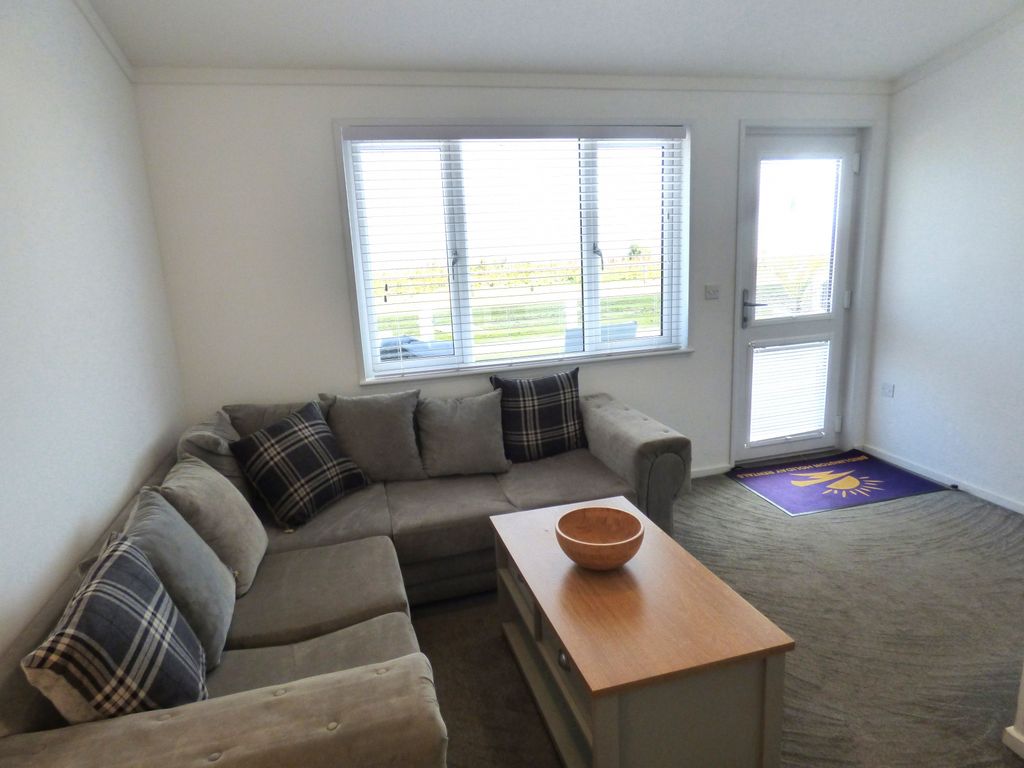 Property photo 3 of 21 Open Plan Lounge/Diner/Fitted Kitchen