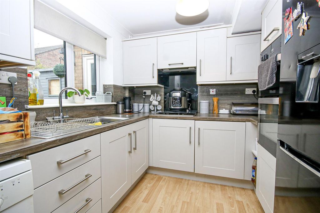 Property photo 3 of 21 16-Img_3260.Jpg