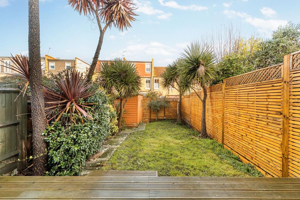 Property photo 3 of 14 33 Speldhurst Road-5.Jpg