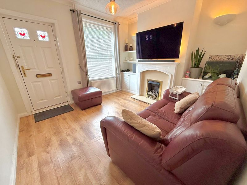 Property photo 3 of 20 Lounge
