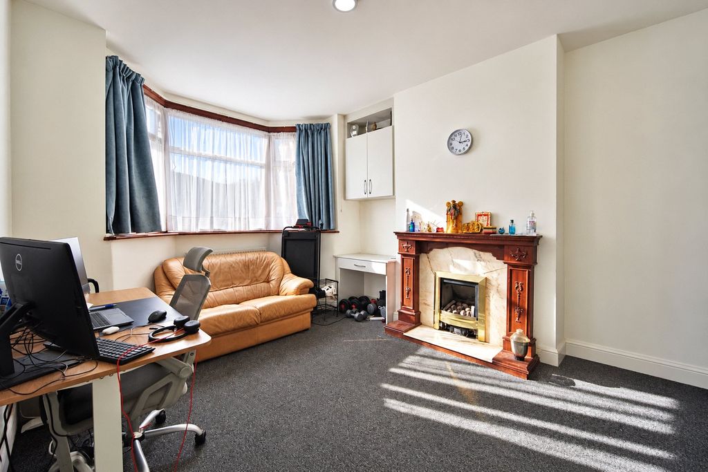 Property photo 3 of 18 Picture No. 35