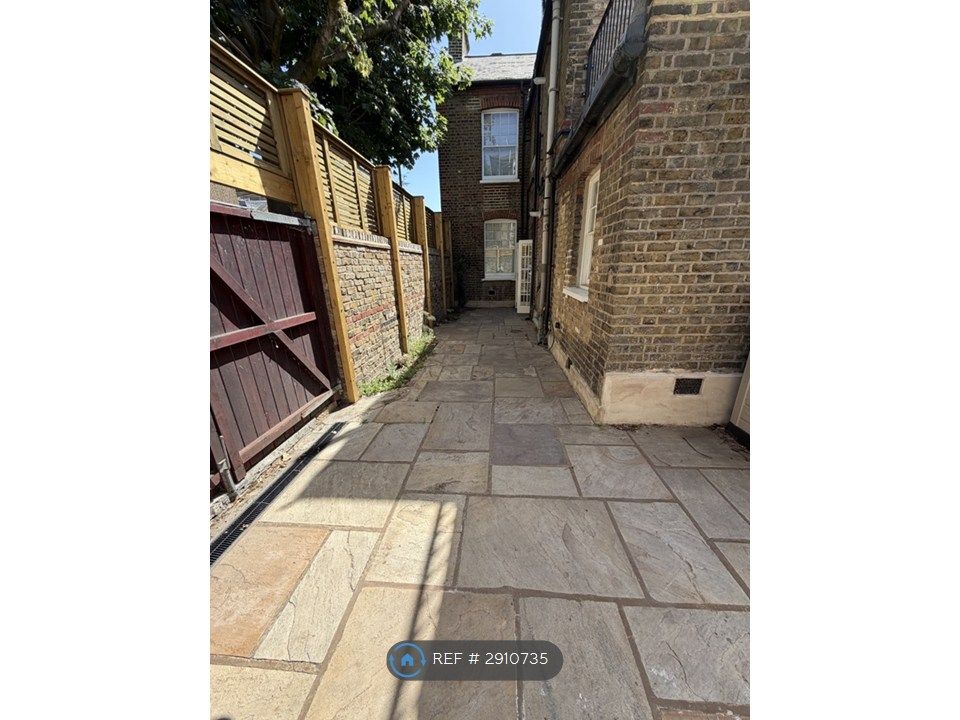 Property photo 3 of 16 Patio Arden