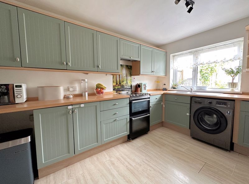Property photo 3 of 15 Kitchen/Diner