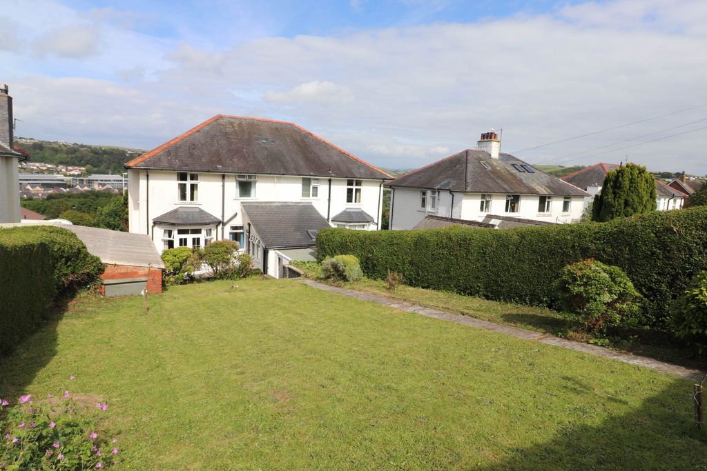 Property photo 2 of 24