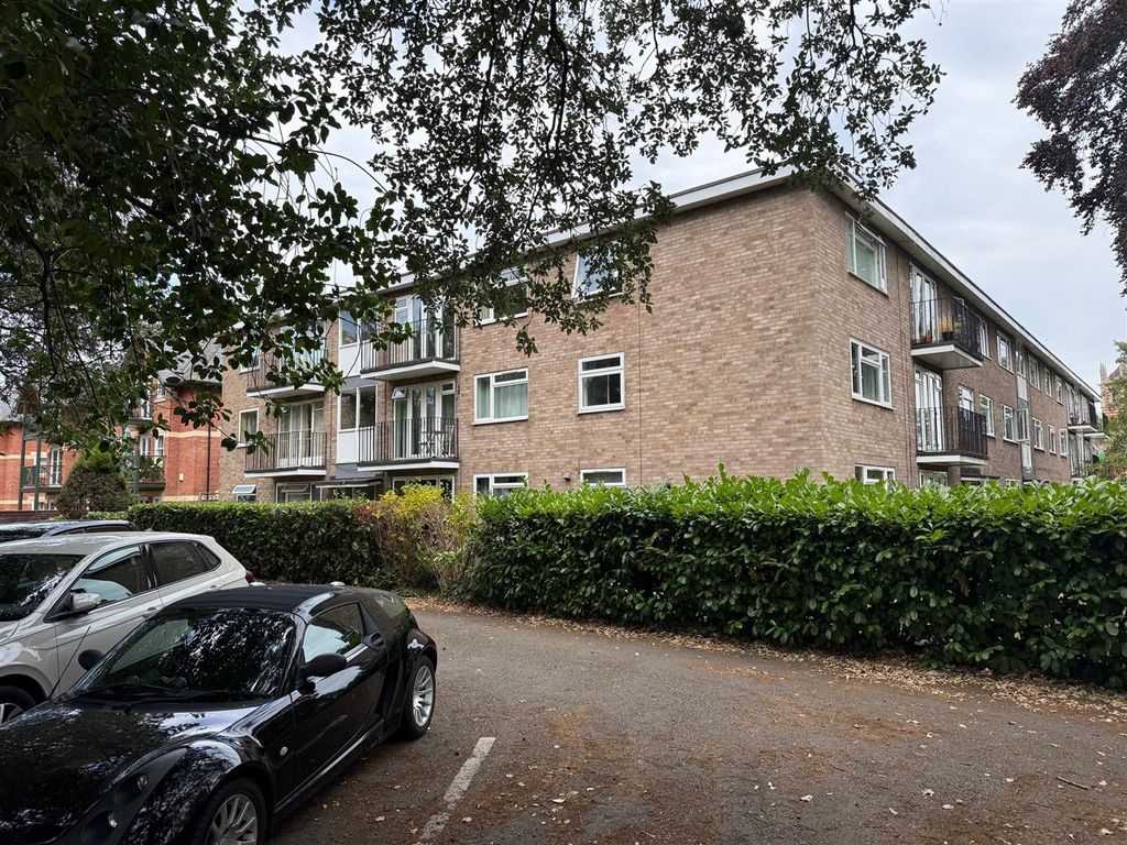 Property photo 1 of 8 1 Cliffe Court.Jpg