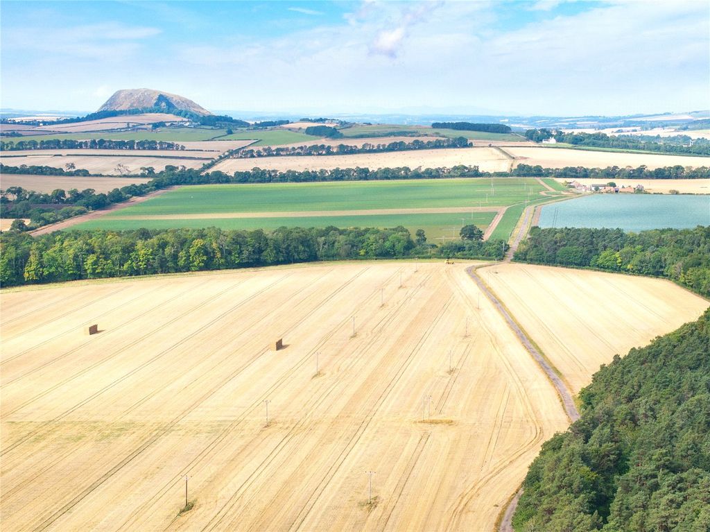 Property photo 2 of 12 Howmuir Western View