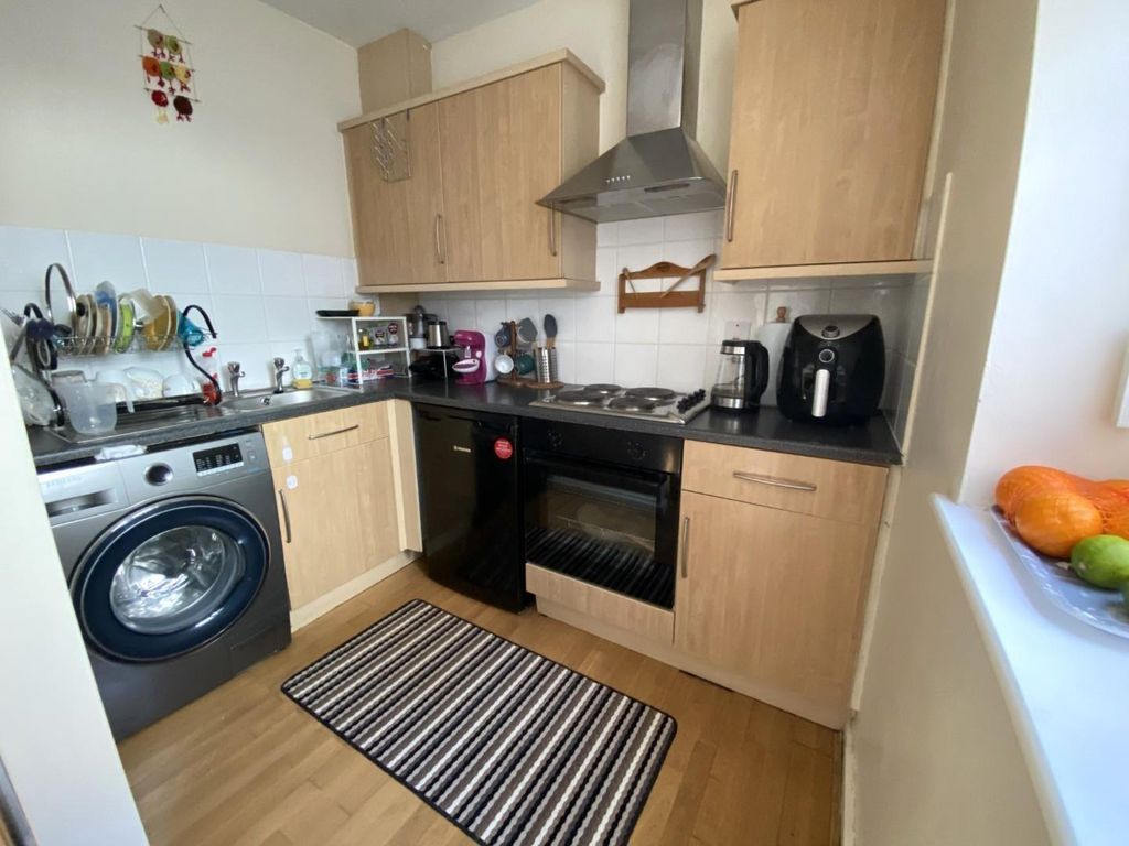Property photo 3 of 7 18 Regent 4.Jpg